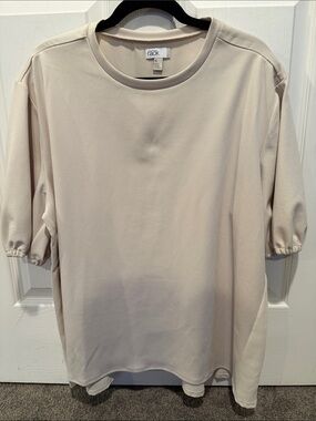 Nordstrom rack Beige Crewneck Short-Sleeve Shirt